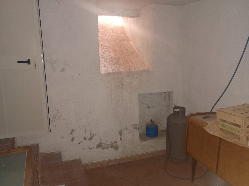 Detached house in the thermal area (via Cremonesi, 76)