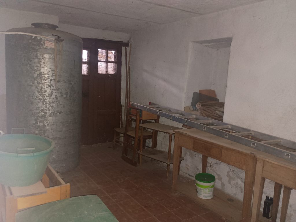 Detached house in the thermal area (via Cremonesi, 76)