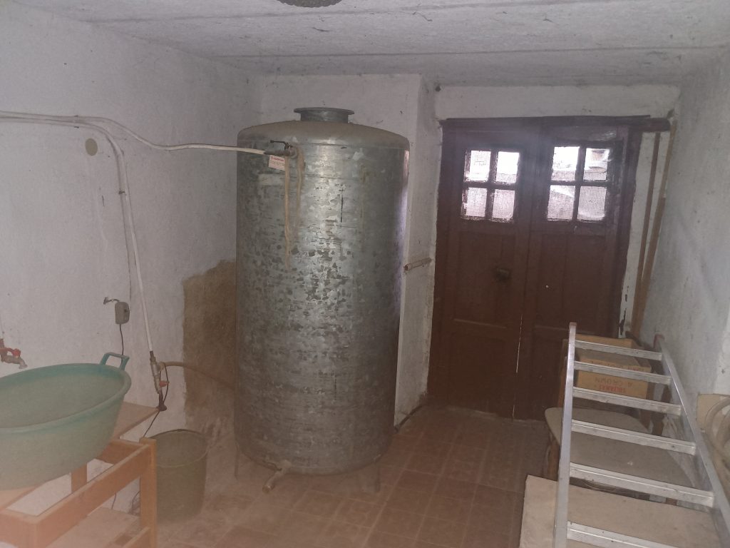 Detached house in the thermal area (via Cremonesi, 76)