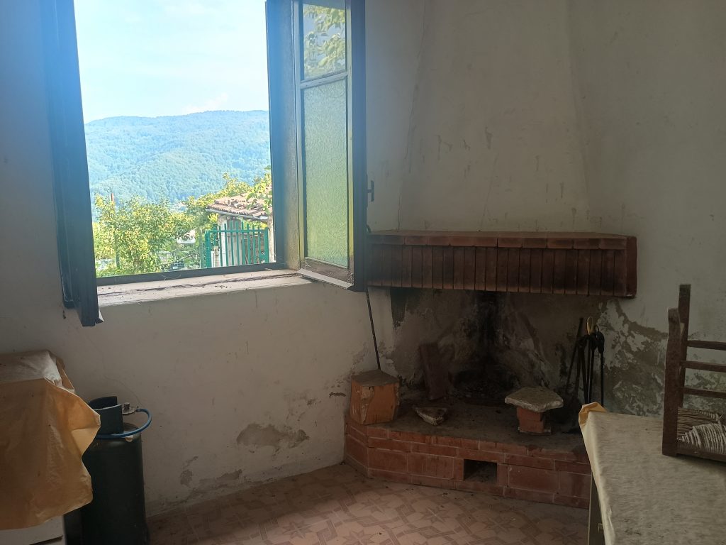 Detached house in the thermal area (via Cremonesi, 76)