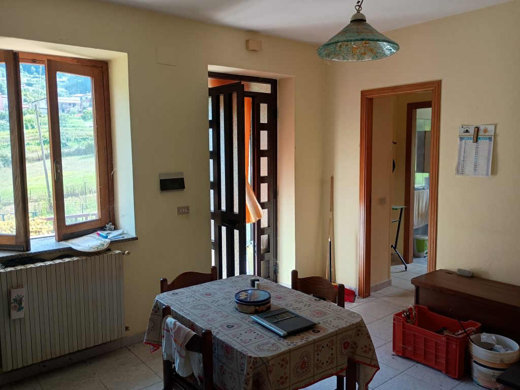 Casa indipendente con vista panoramica (c.da Varrazzo, 53)