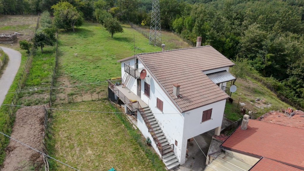 Casa indipendente con vista panoramica (c.da Varrazzo, 53)