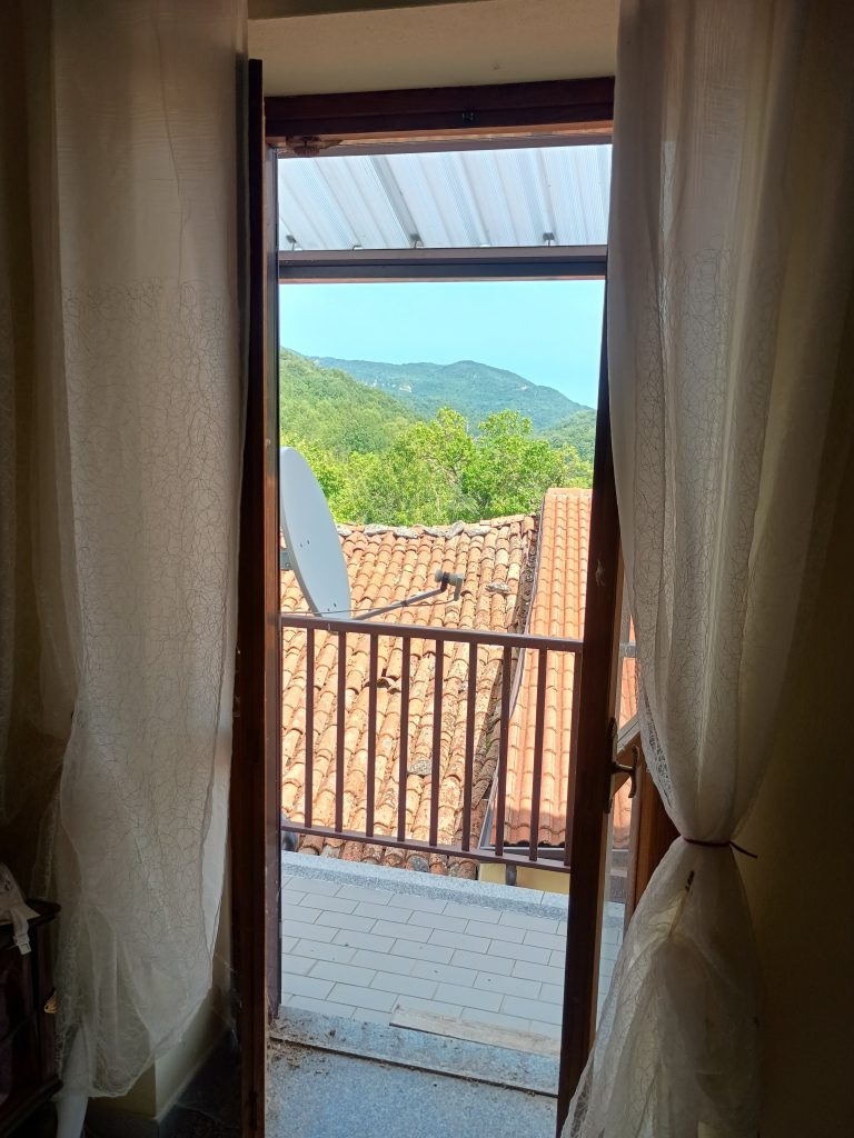 Casa indipendente con vista panoramica (c.da Varrazzo, 53)