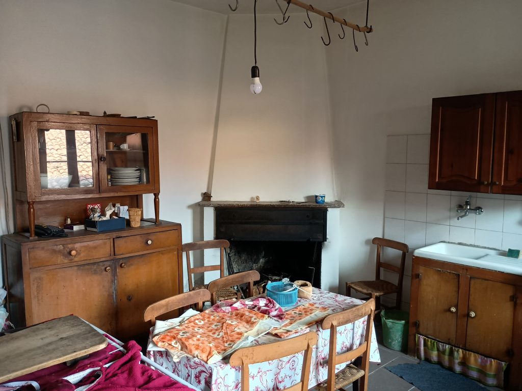 Casa indipendente con vista panoramica (c.da Varrazzo, 53)