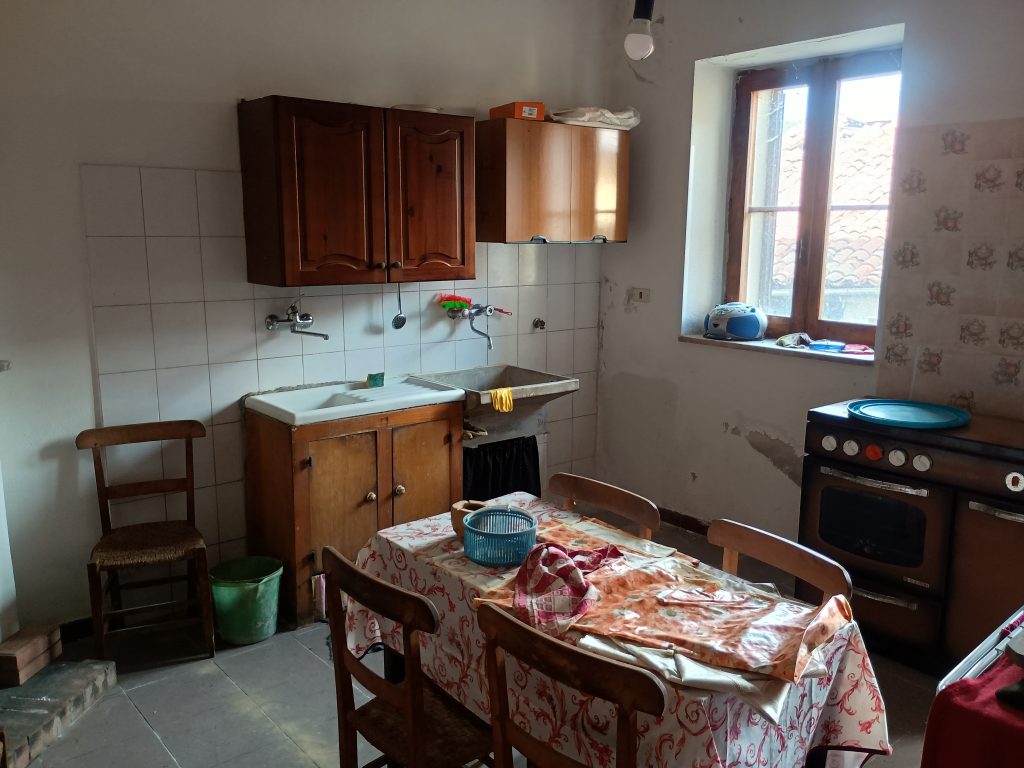 Casa indipendente con vista panoramica (c.da Varrazzo, 53)