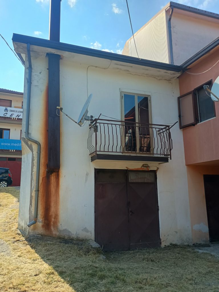 Detached house in Agromonte Mileo hamlet (corso Rita Levi Montalcini, 378)