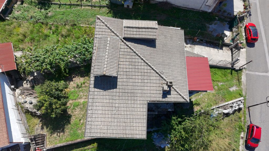 Casa indipendente con garage nel centro urbano (via Scasci, 24)