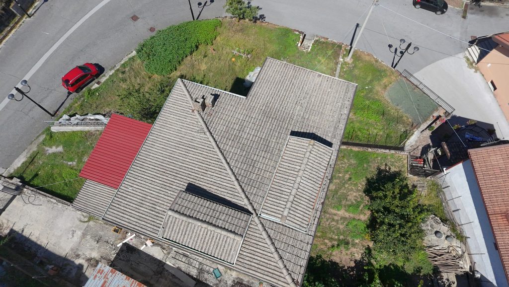 Casa indipendente con garage nel centro urbano (via Scasci, 24)