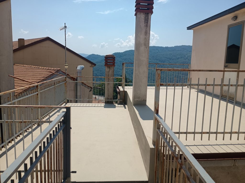 Detached house with terrace in the urban centre (piazza Umberto I°, 7 i.2)
