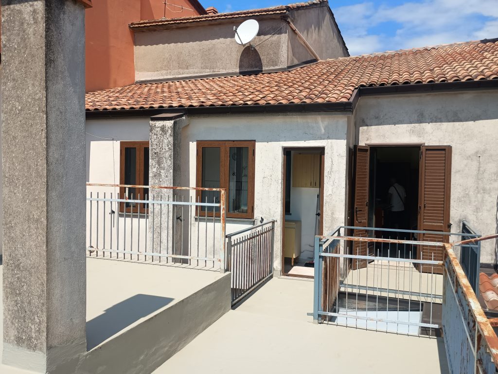 Detached house with terrace in the urban centre (piazza Umberto I°, 7 i.2)