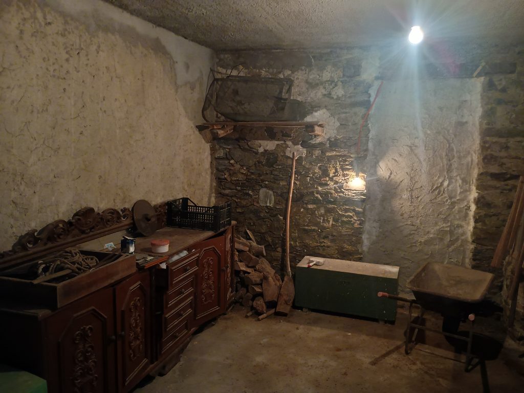 Detached house with terrace, land and garage (via Angelo Diego, 56 A/B)