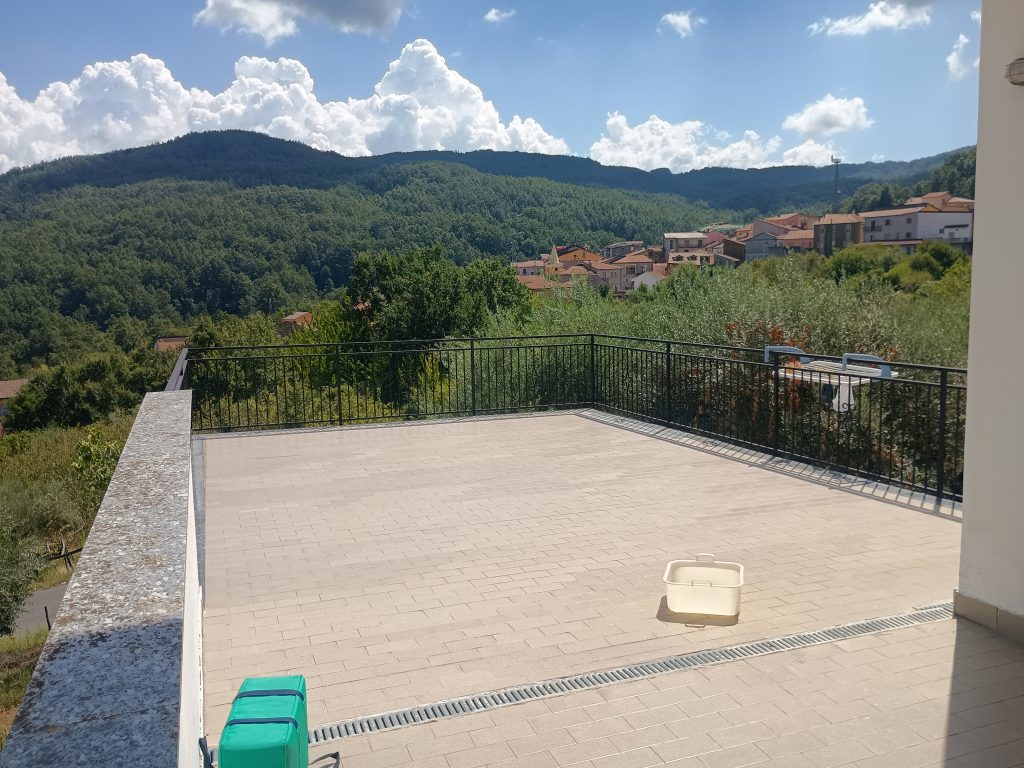 Detached house with terrace, land and garage (via Angelo Diego, 56 A/B)