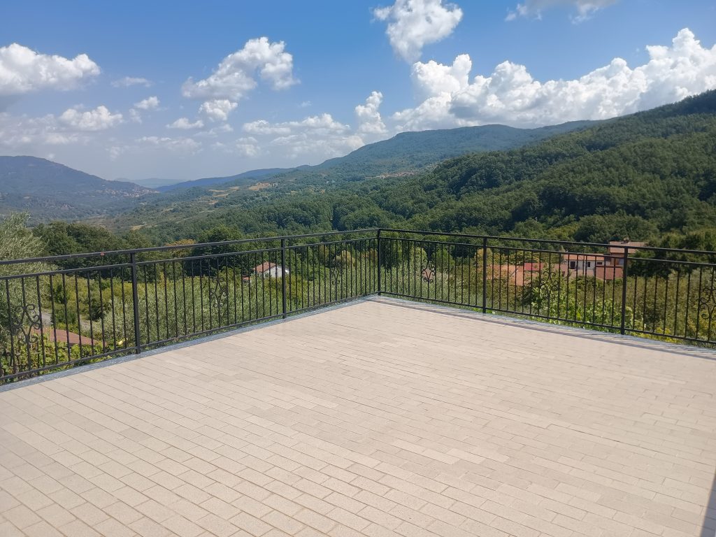 Detached house with terrace, land and garage (via Angelo Diego, 56 A/B)