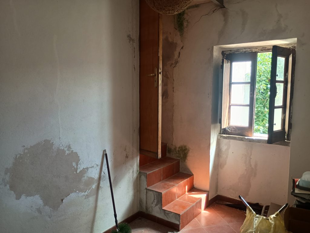 Detached house with terrace, land and garage (via Angelo Diego, 56 A/B)