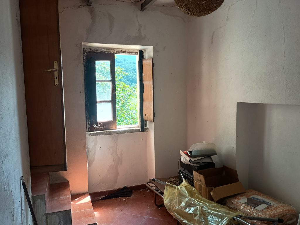 Detached house with terrace, land and garage (via Angelo Diego, 56 A/B)