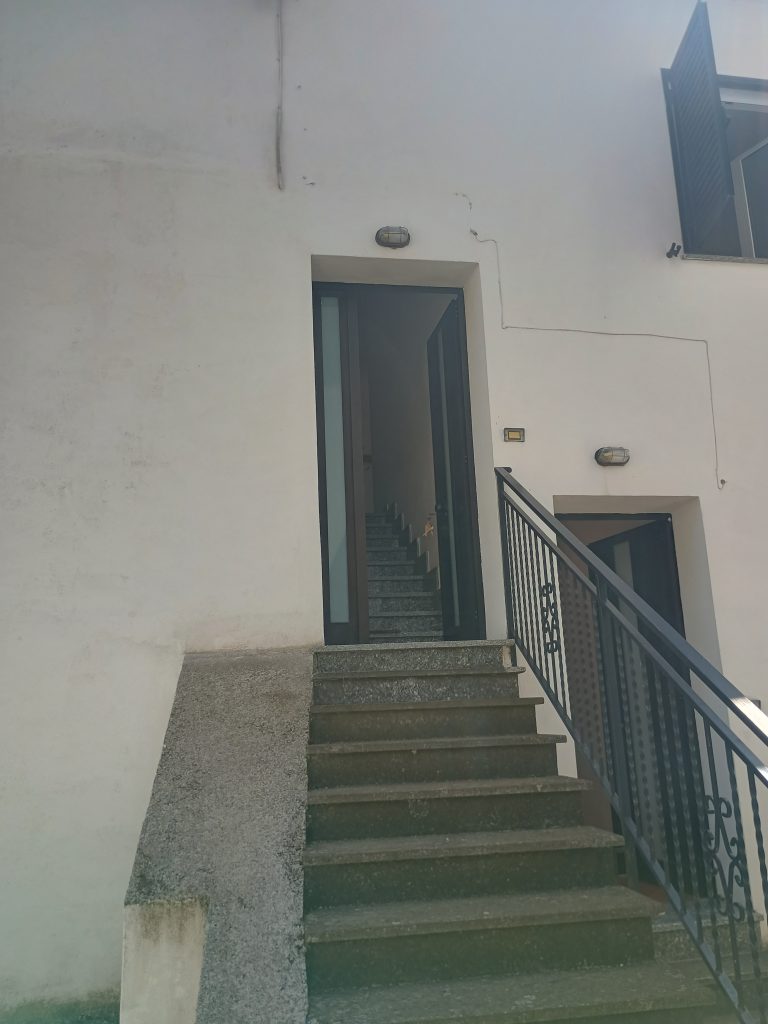 Detached house with terrace, land and garage (via Angelo Diego, 56 A/B)