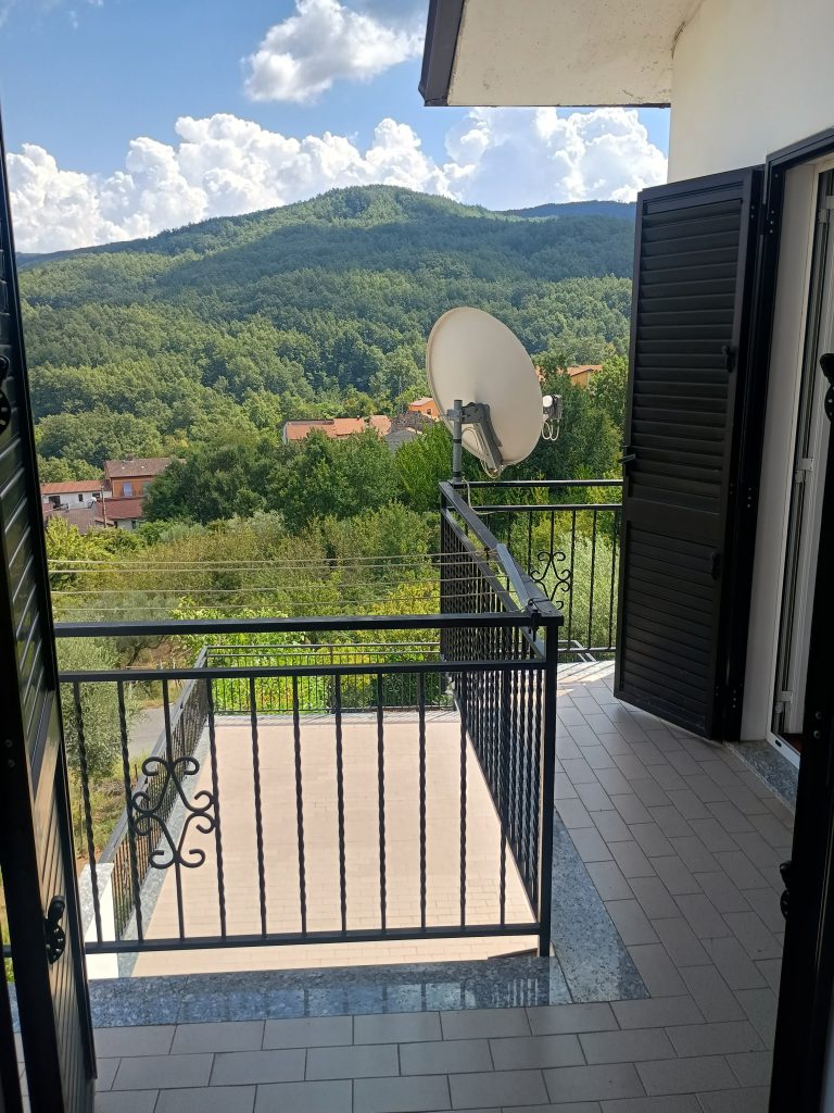 Detached house with terrace, land and garage (via Angelo Diego, 56 A/B)