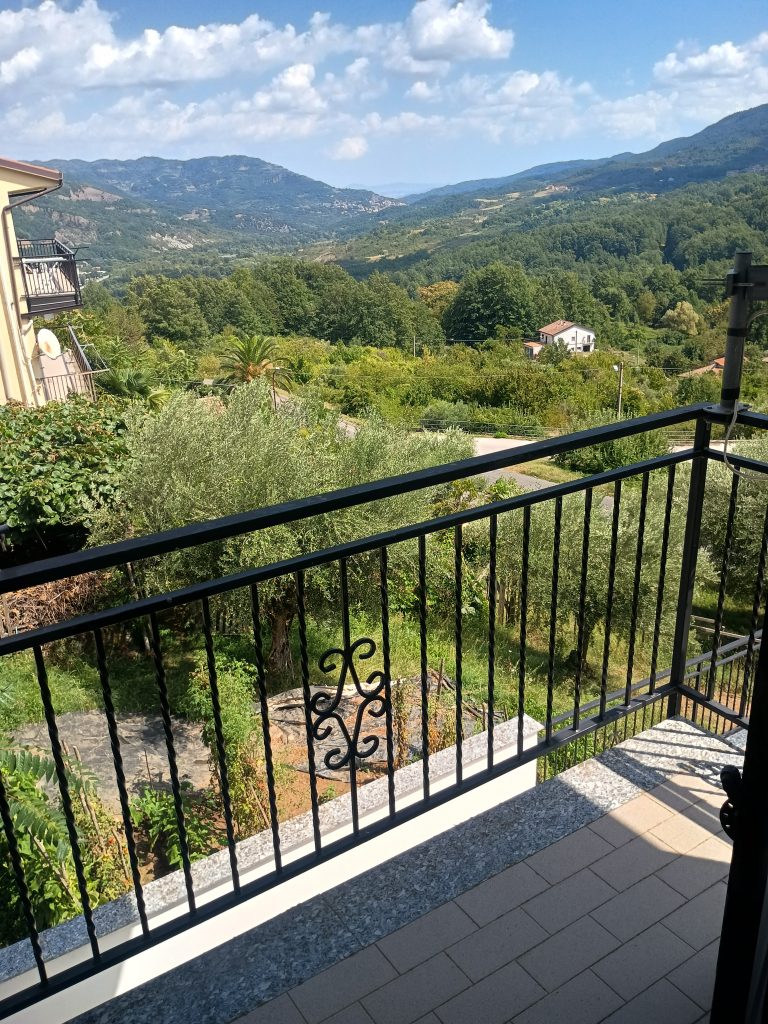 Detached house with terrace, land and garage (via Angelo Diego, 56 A/B)