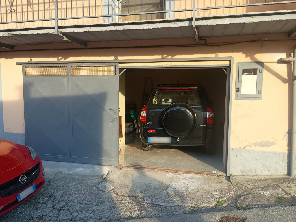Detached house with garage (via Maturo, 130)