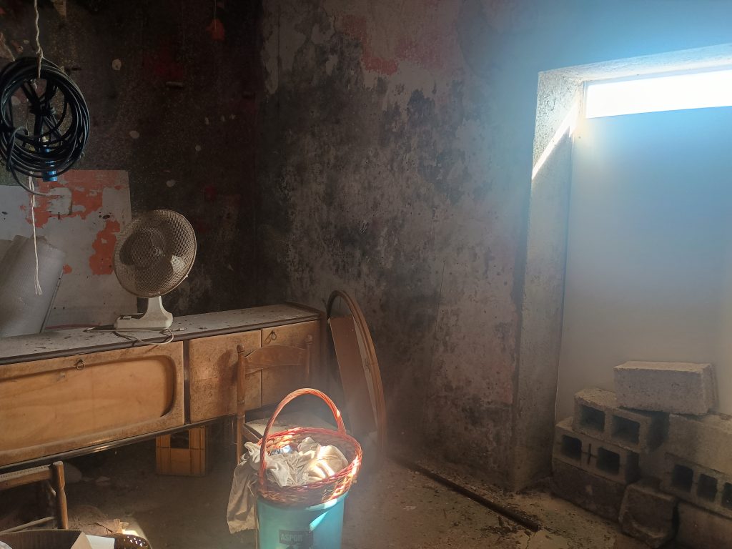Casa indipendente con terreno nel centro urbano (via Alfieri, 12)