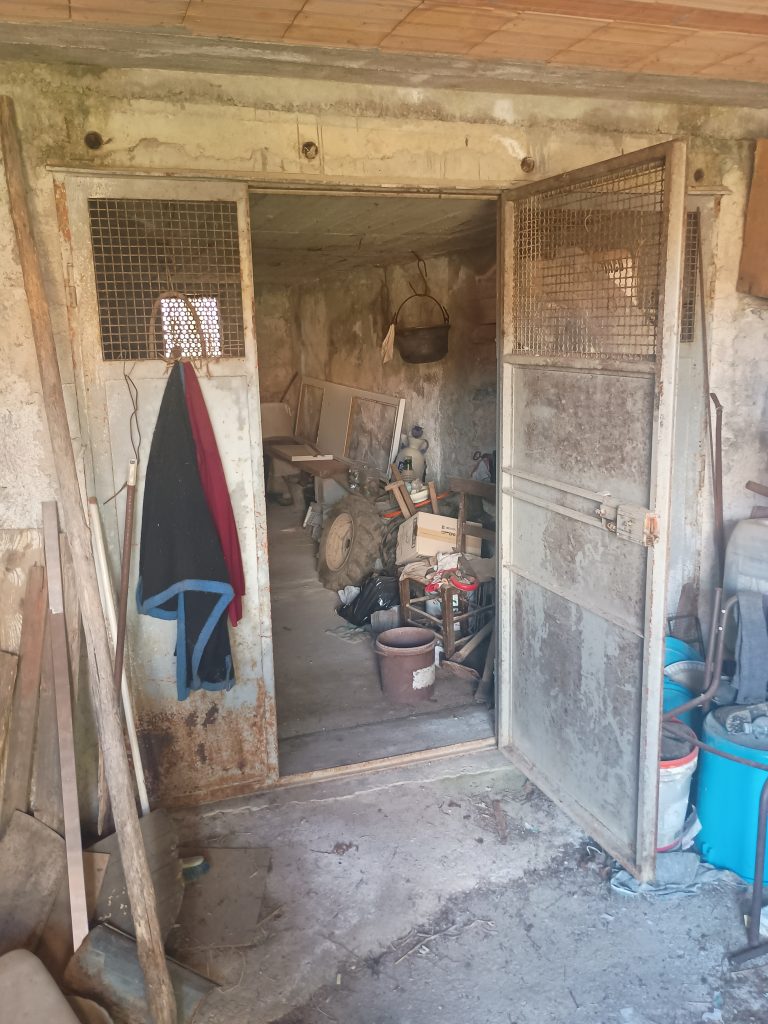 Casa indipendente con terreno nel centro urbano (via Alfieri, 12)