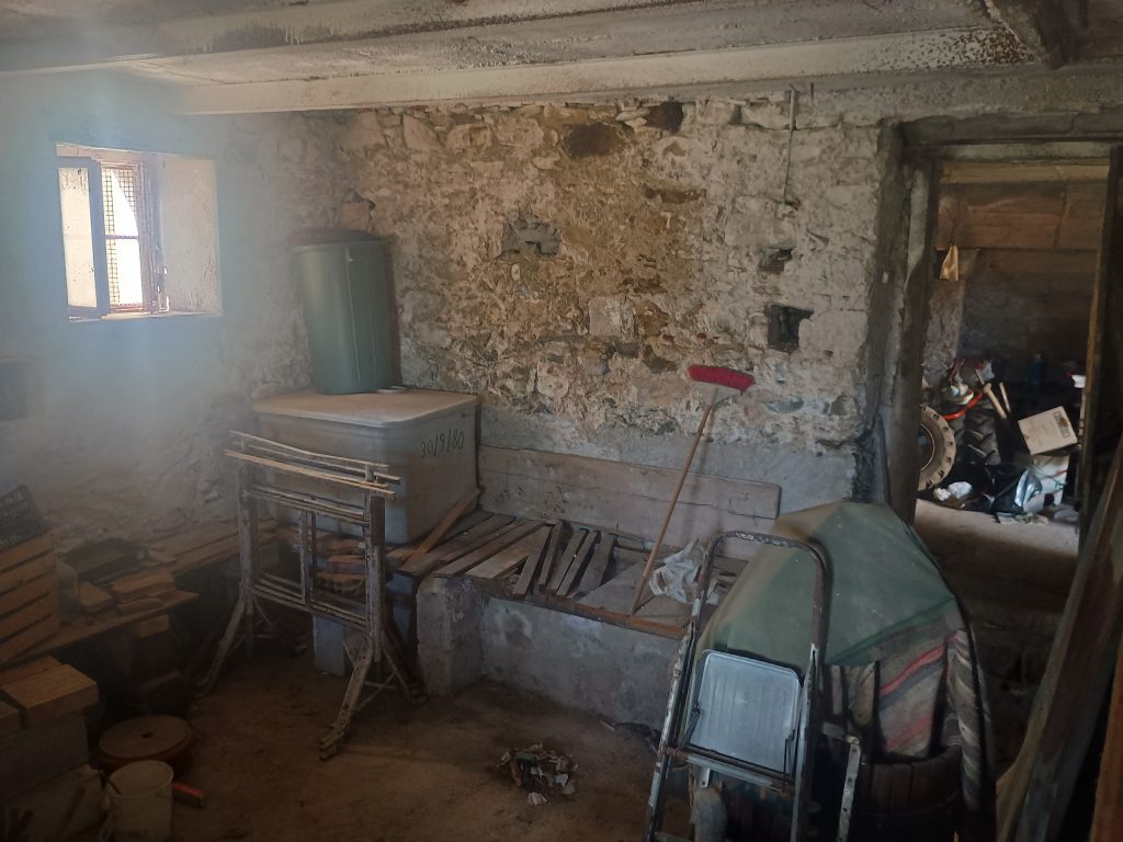 Casa indipendente con terreno nel centro urbano (via Alfieri, 12)