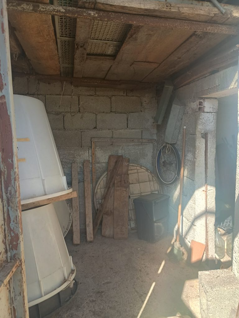 Casa indipendente con terreno nel centro urbano (via Alfieri, 12)