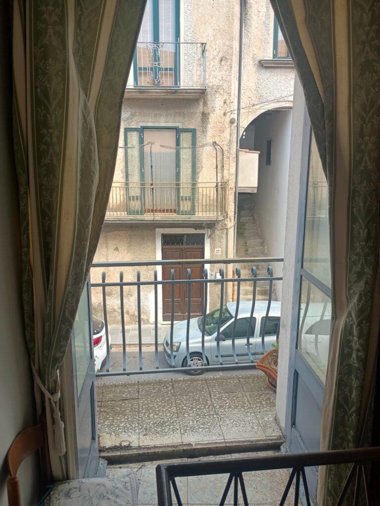 Detached house in the urban centre (via Roma, 41)