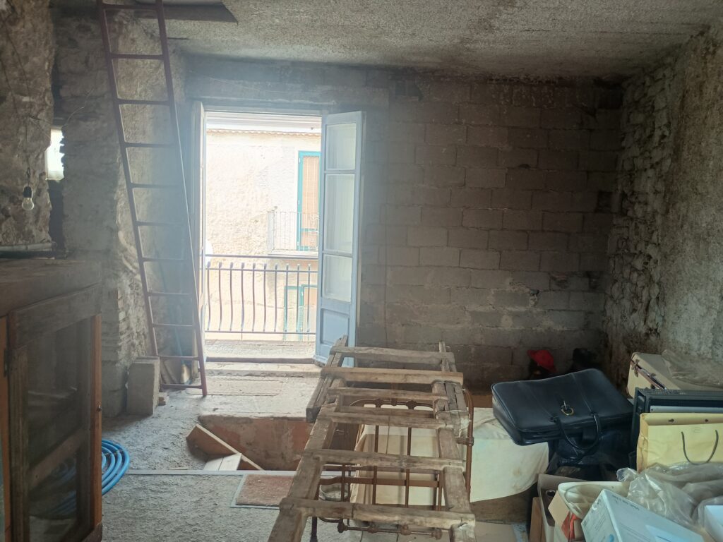 Detached house in the urban centre (via Roma, 41)