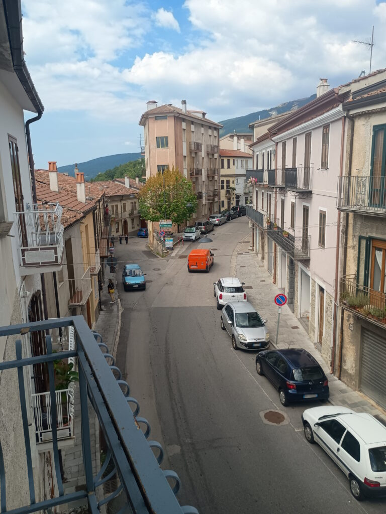 Detached house in the urban centre (via Roma, 41)