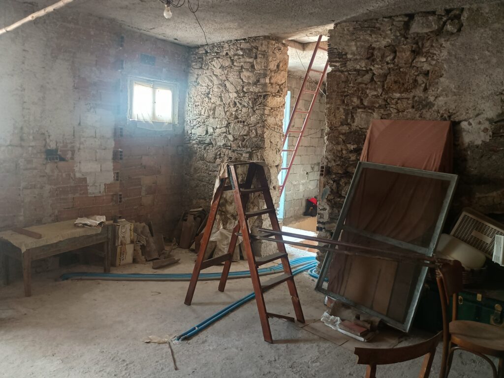 Detached house in the urban centre (via Roma, 41)