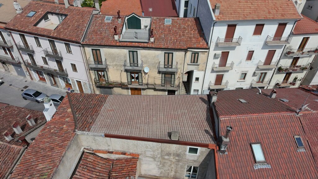 Detached house in the urban centre (via Roma, 41)